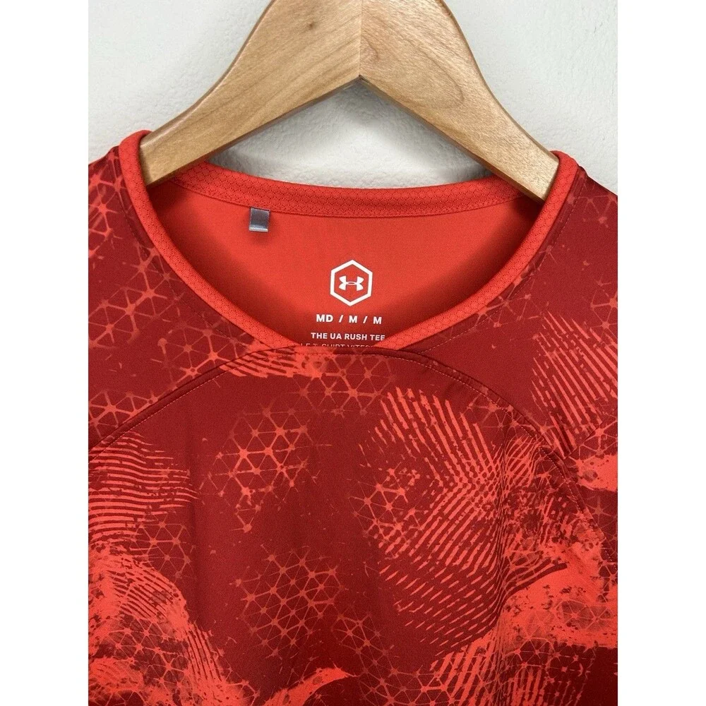 Under Armour HeatGear Mens Medium Red Rush Short Sleeve Athletic Top Gym Shirt